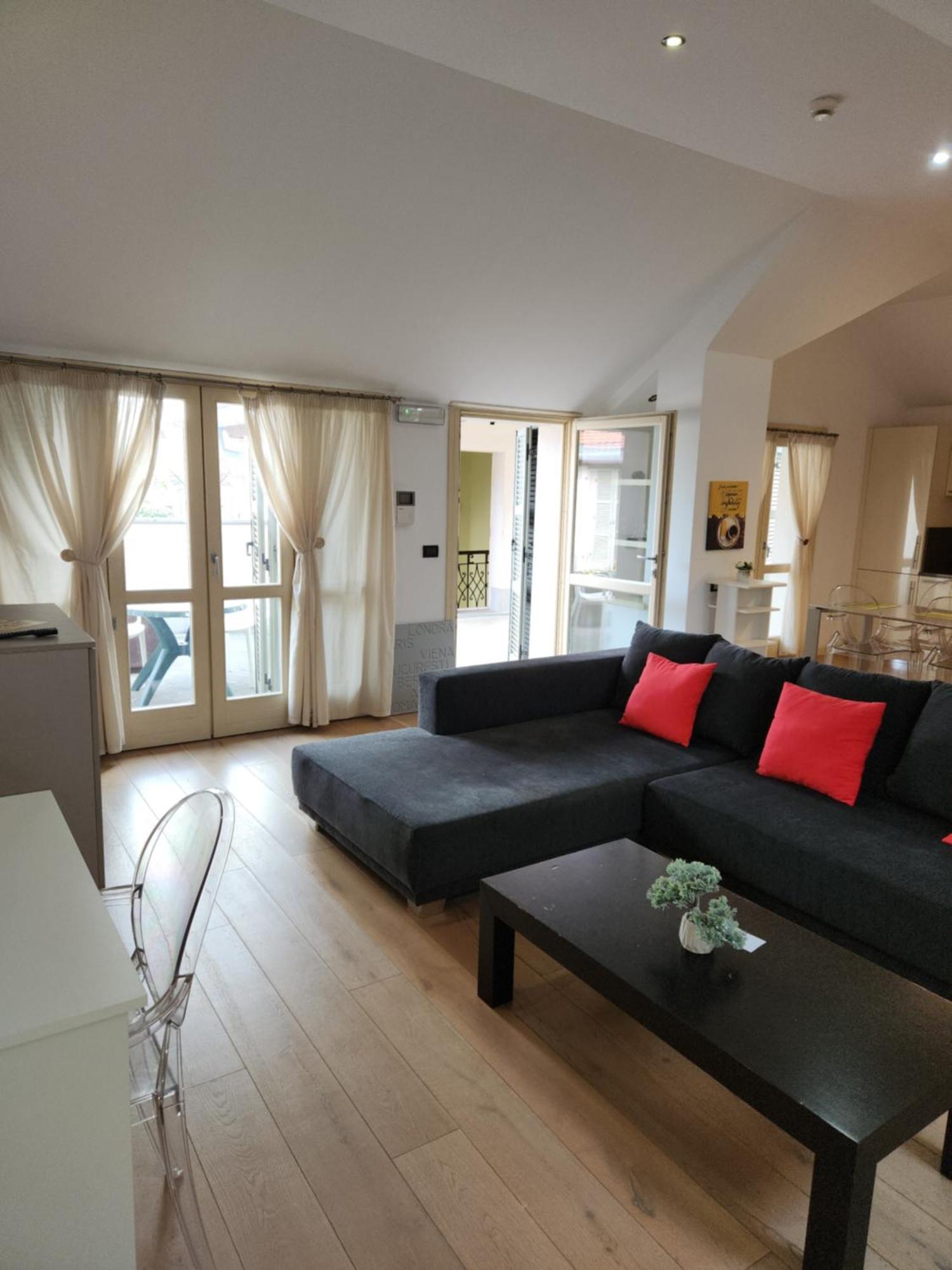 Central Terrace Escape With Jacuzzi Тимишоара Экстерьер фото